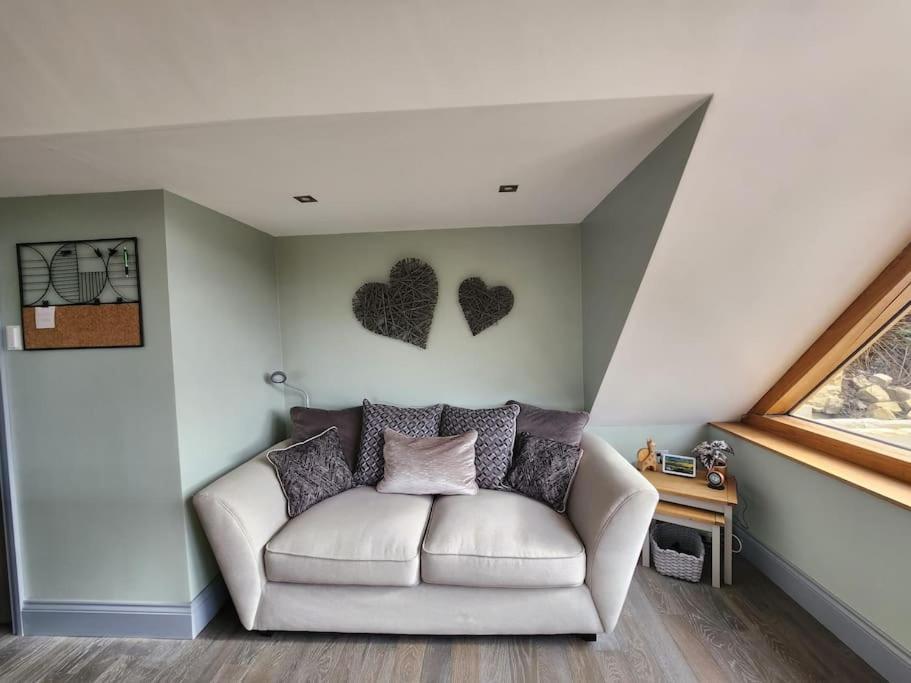 Luxury 1 Bed Coach House Apartment Huddersfield Exterior photo