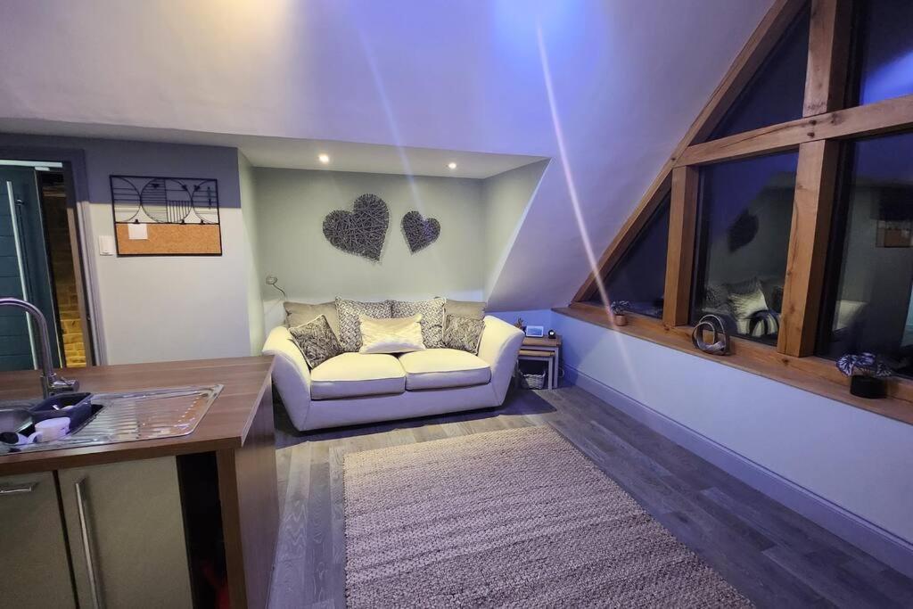 Luxury 1 Bed Coach House Apartment Huddersfield Exterior photo